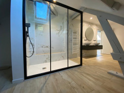 Menuisier pour la fabrication d'une verrière intérieure  